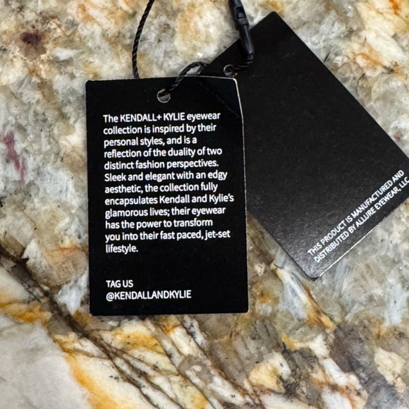 KENDALL & KYLIE NEW Cat Eye Sunglasses 100% UV Protection Jenner - Picture 13 of 13